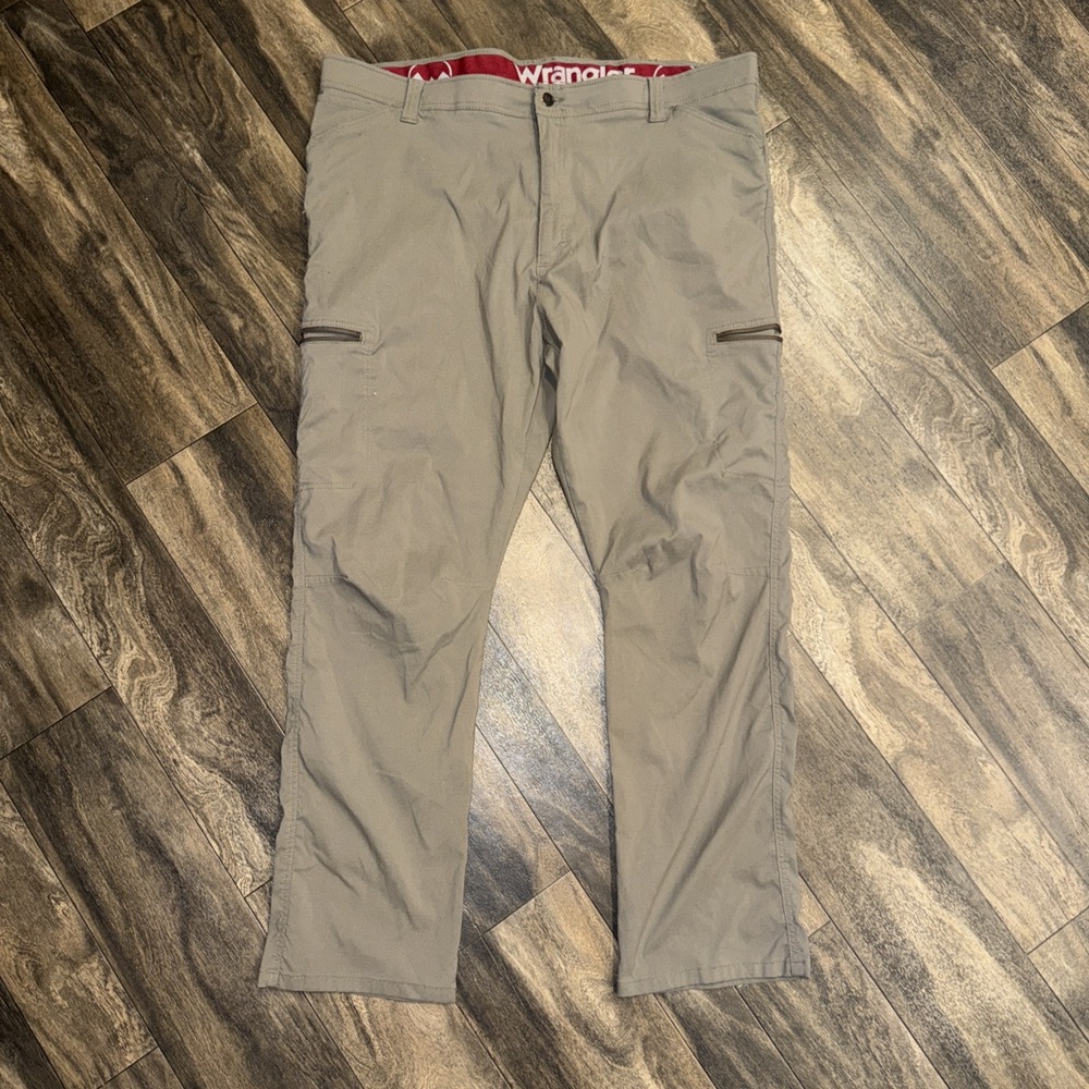 Wrangler ATG Tech Cargo Utility Pants Men's 44x30 Grey Hiking Outdoor Gear